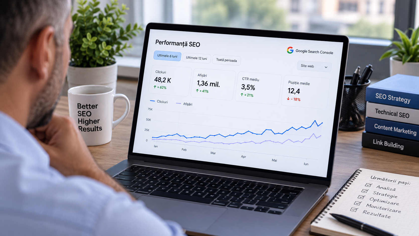Consultant SEO analizand performanta site-ului si strategia de optimizare
